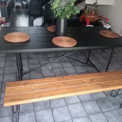 Sinnig Table With Bench 