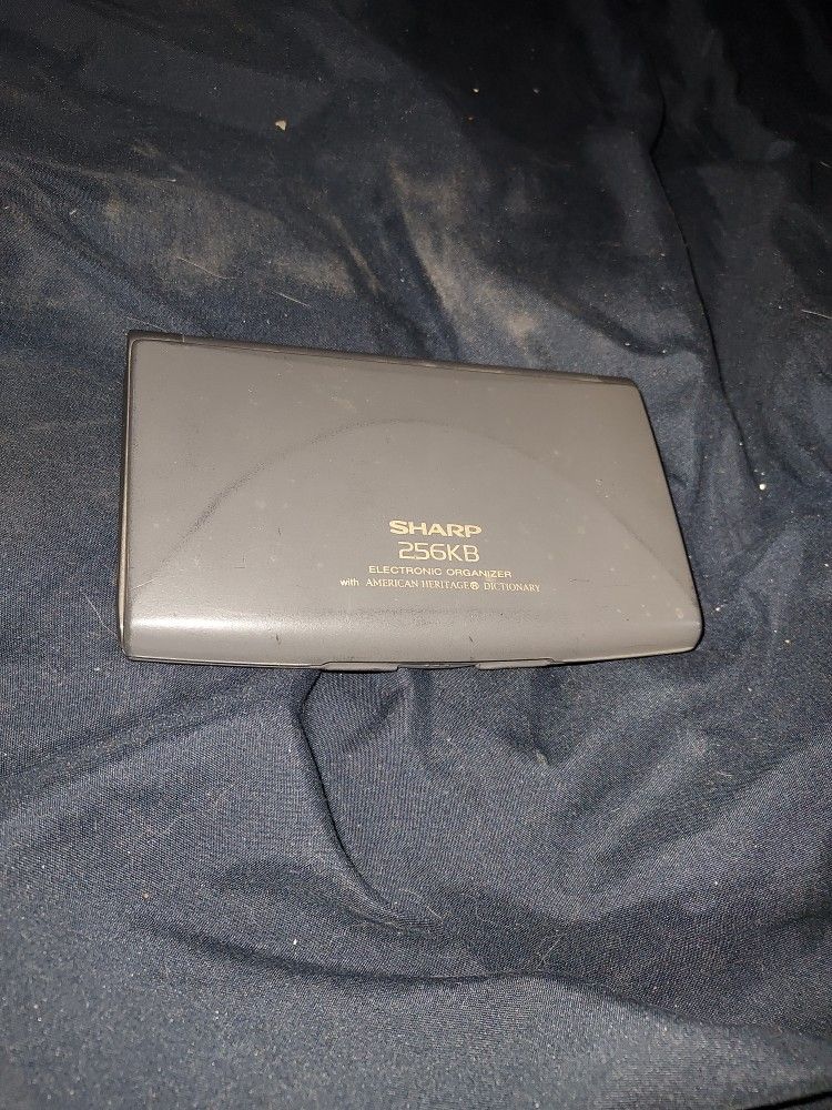 Sharp 256 K Organizer Old