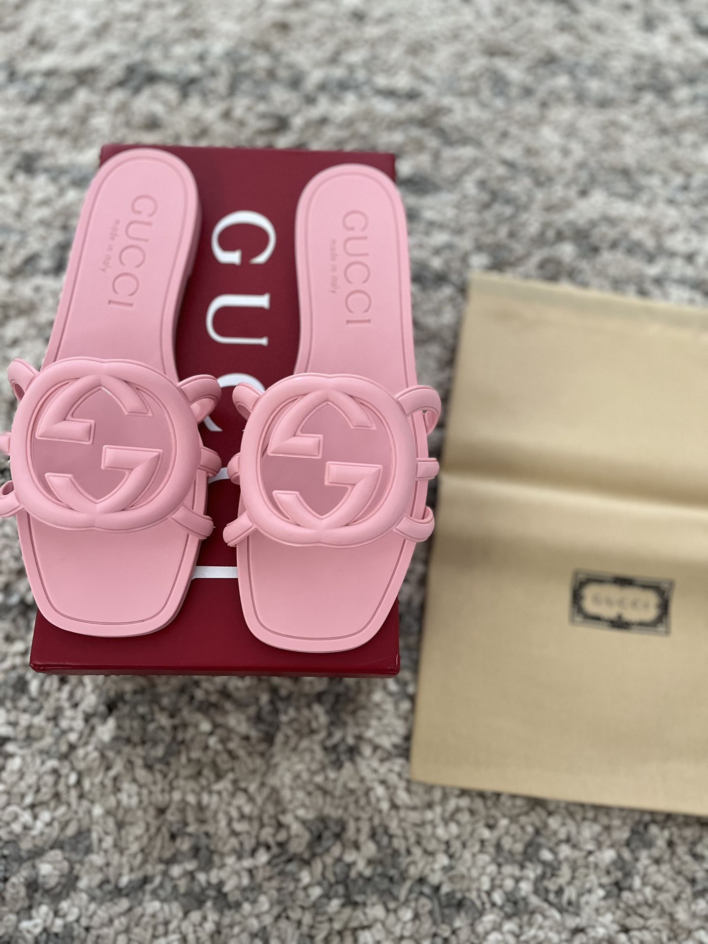 pink gucci gg interlocking sandals size 8-8.5