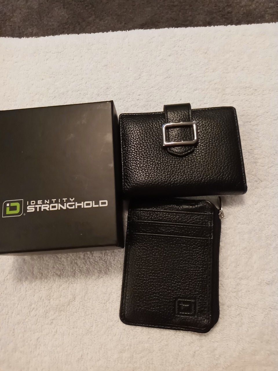 NEW Identity Stronghold Women's Leather Wallet change purse