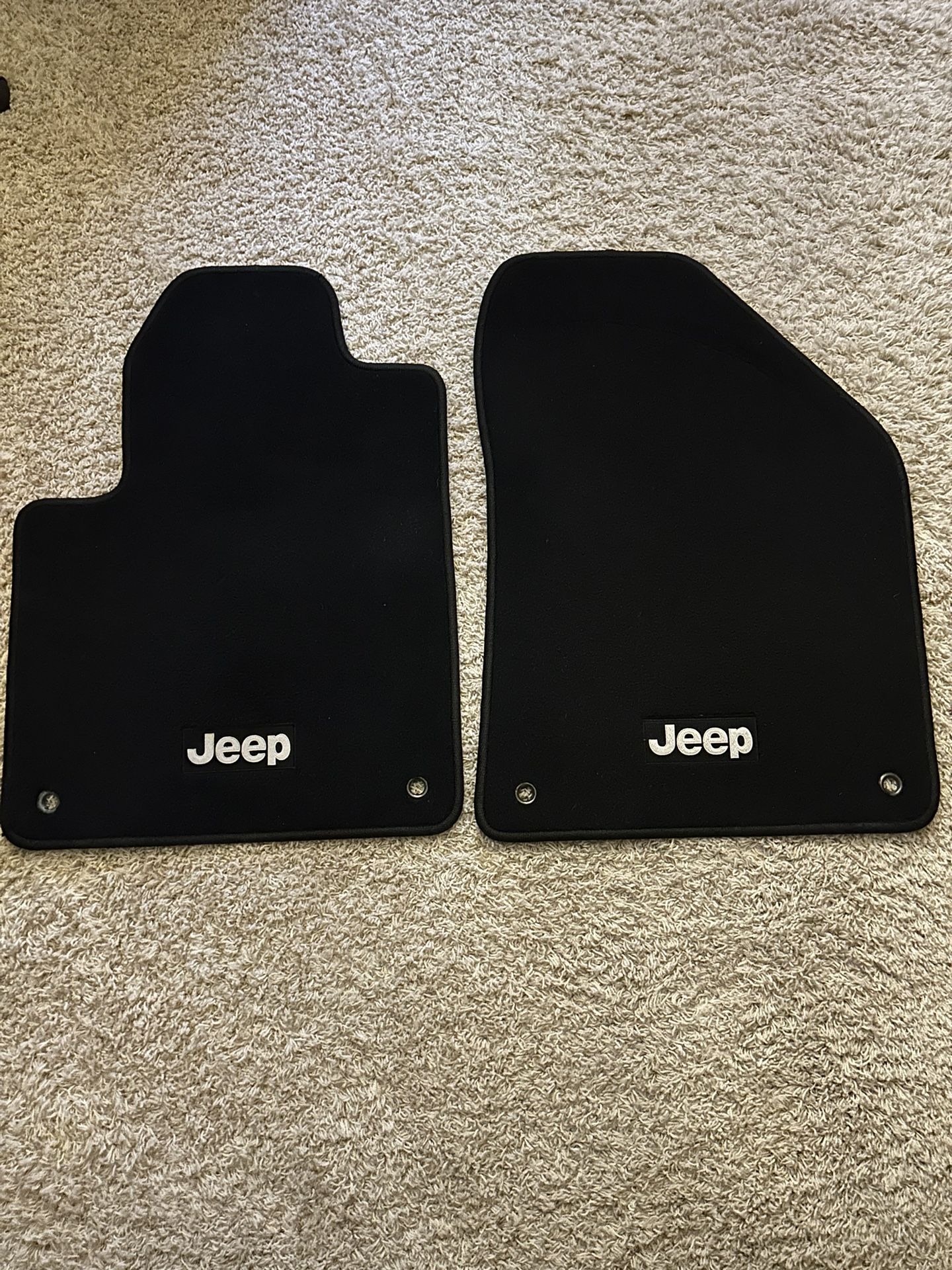 Jeep Cherokee Black Carpeted Front Floor Mats