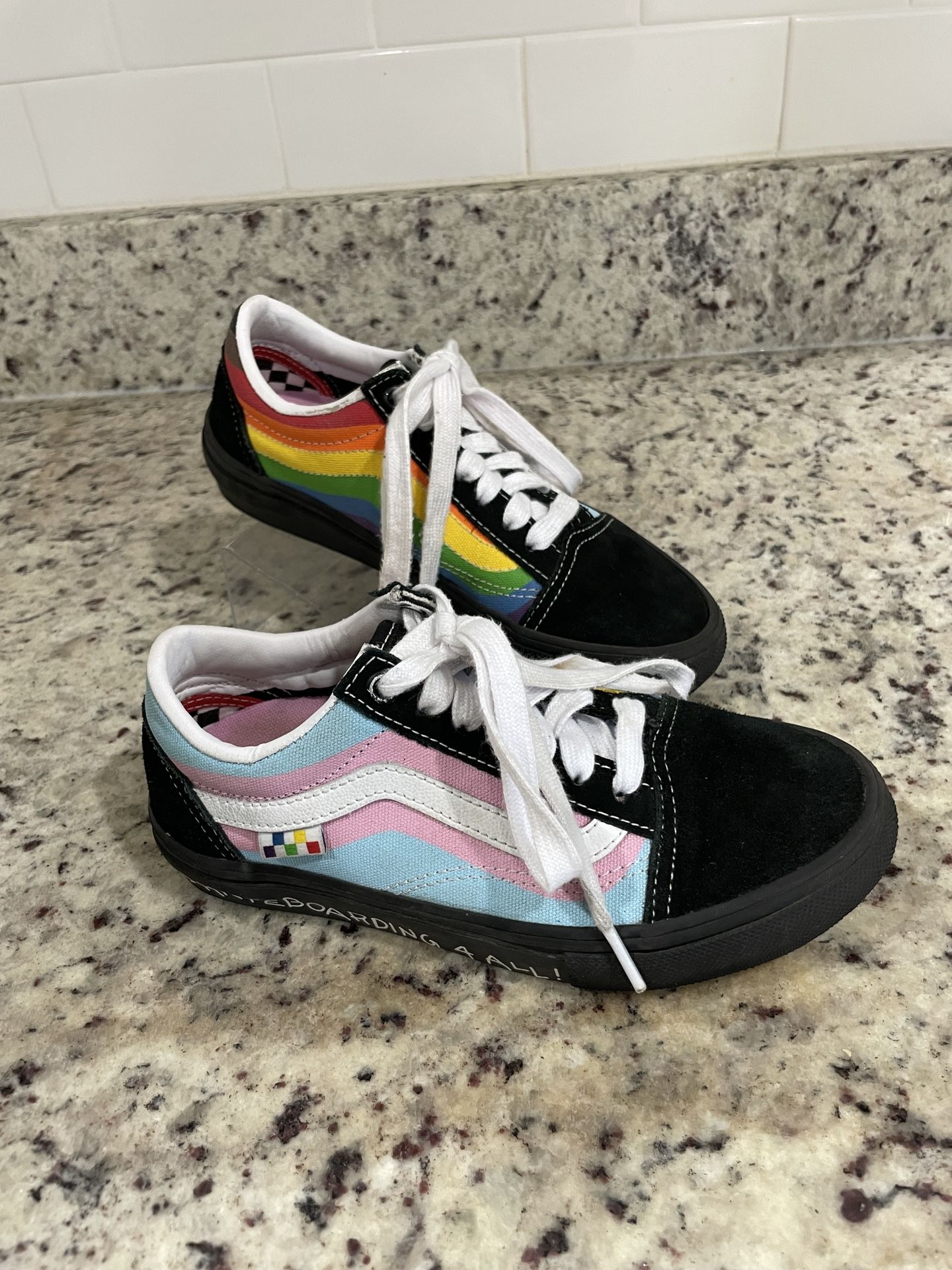 Vans Old Skool Rainbow Sneakers Women’s 5/Men’s 3.5