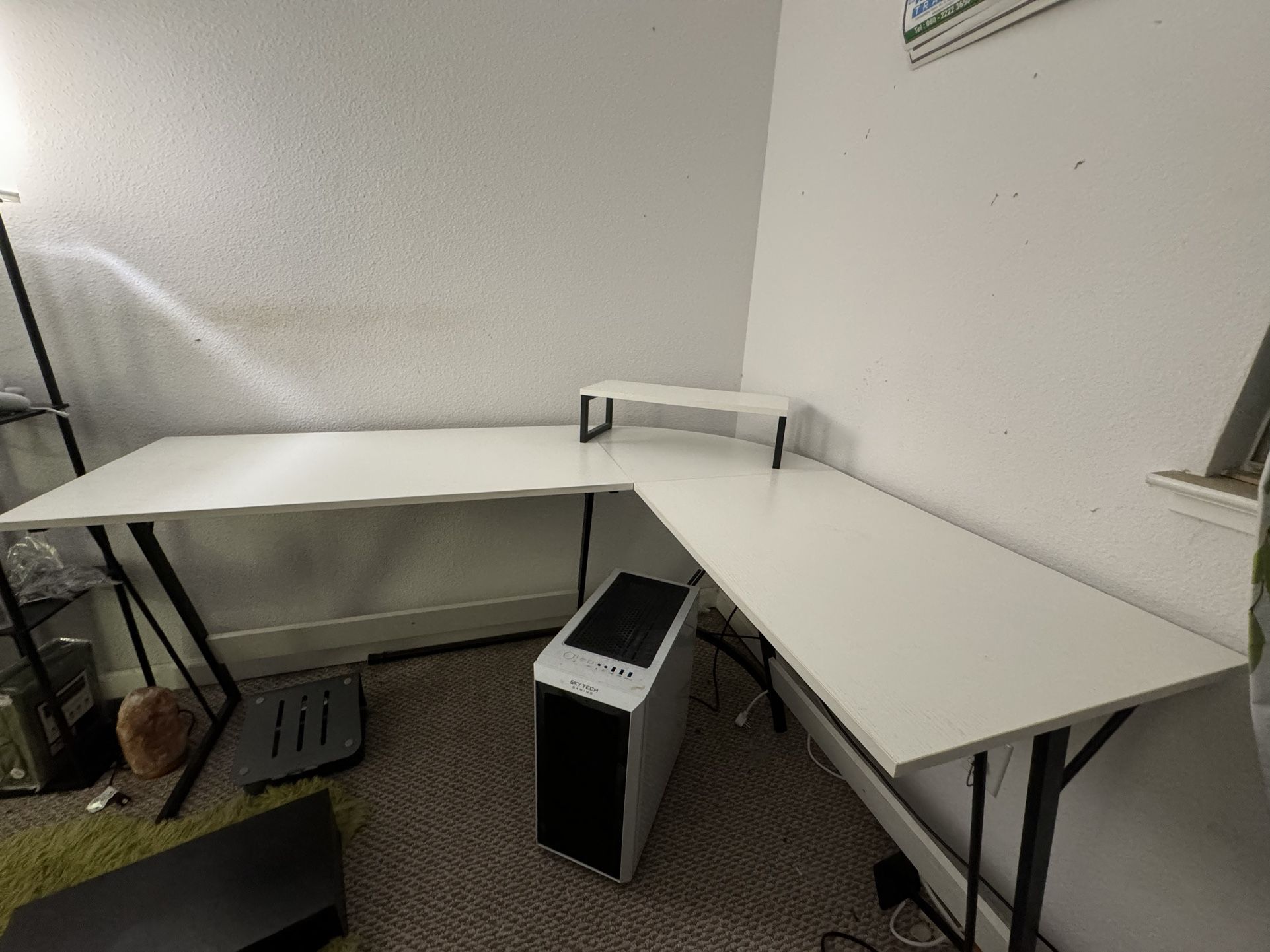 White L-shaped Desk