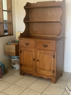 Beautiful Oak Buffet 