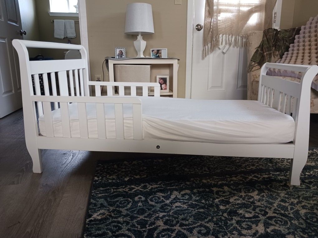 Toddler Bed With Mattress