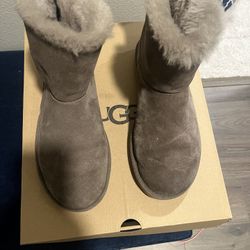 Brand New UGG Women’s Size 9