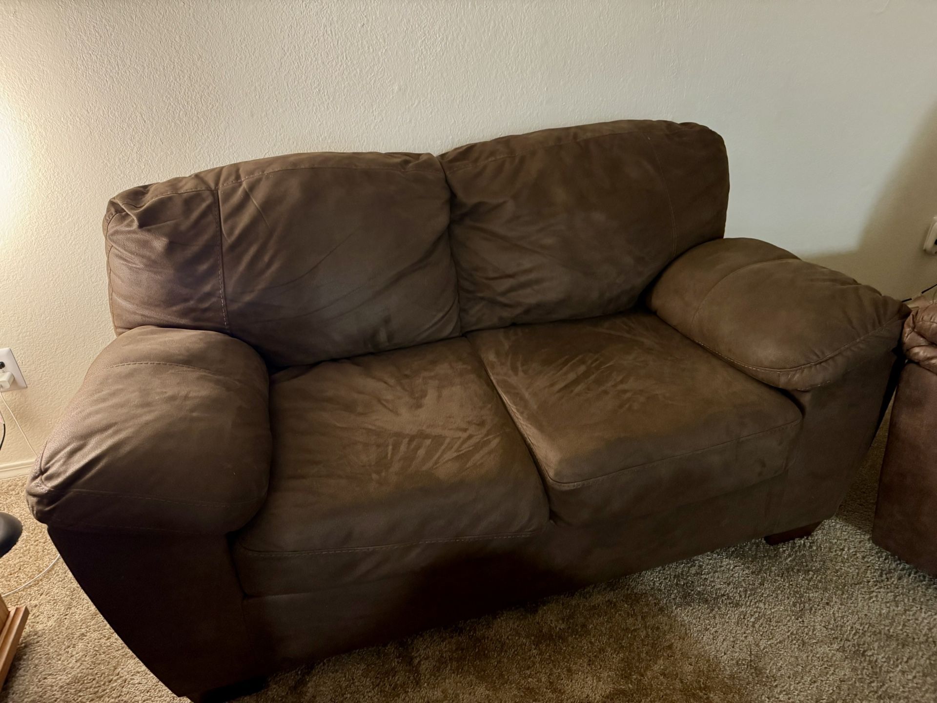 Like New Loveseat!