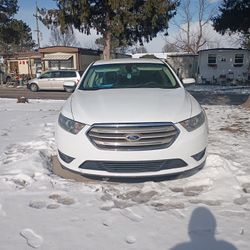 2014 Ford Taurus