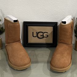 ‼️🚨 Sale NEW UGG Women’s Classic Short II Boots Size 6