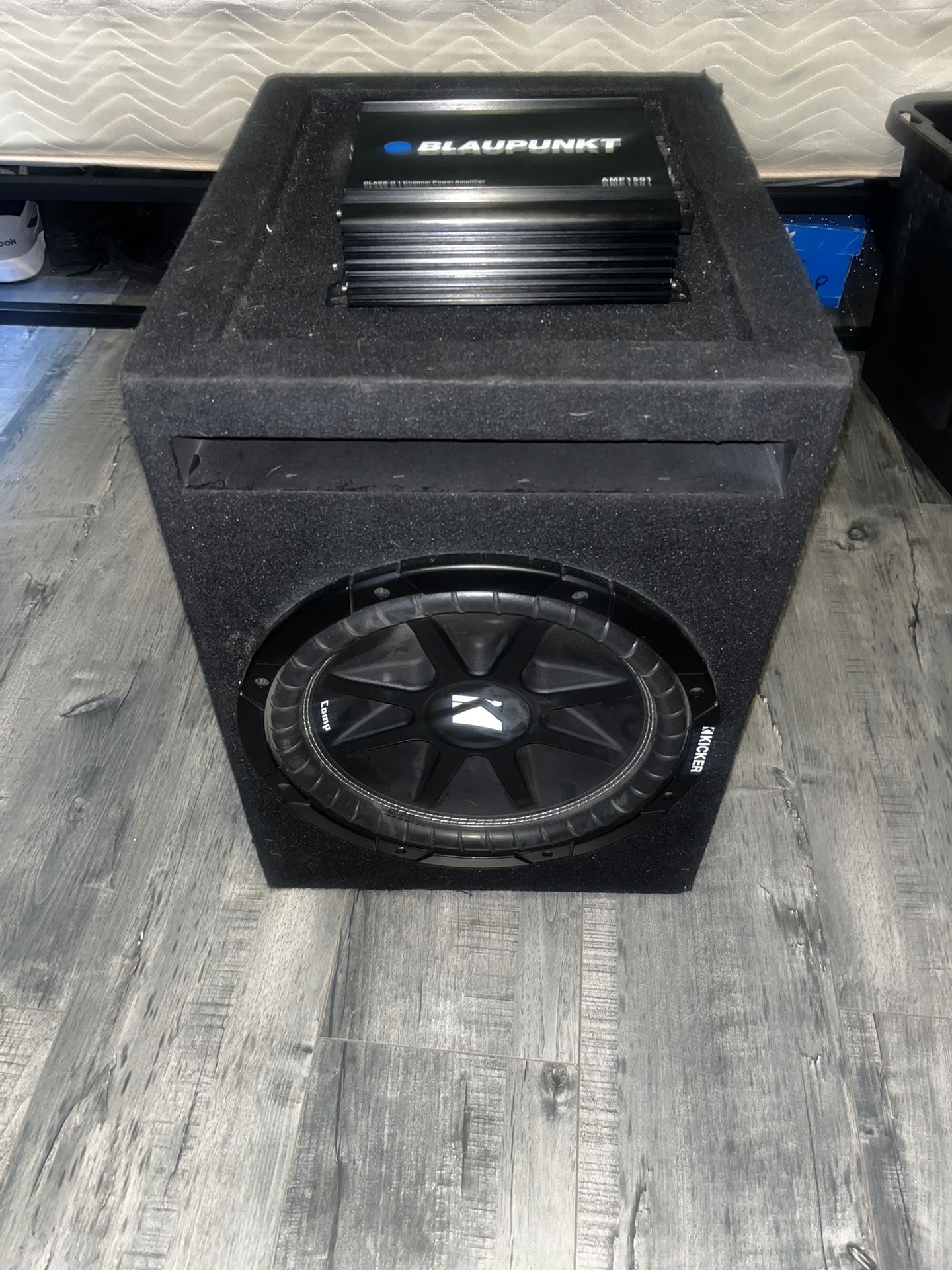 Kicker Comp Subwoofer W/ Blaupunkt Amplifier !