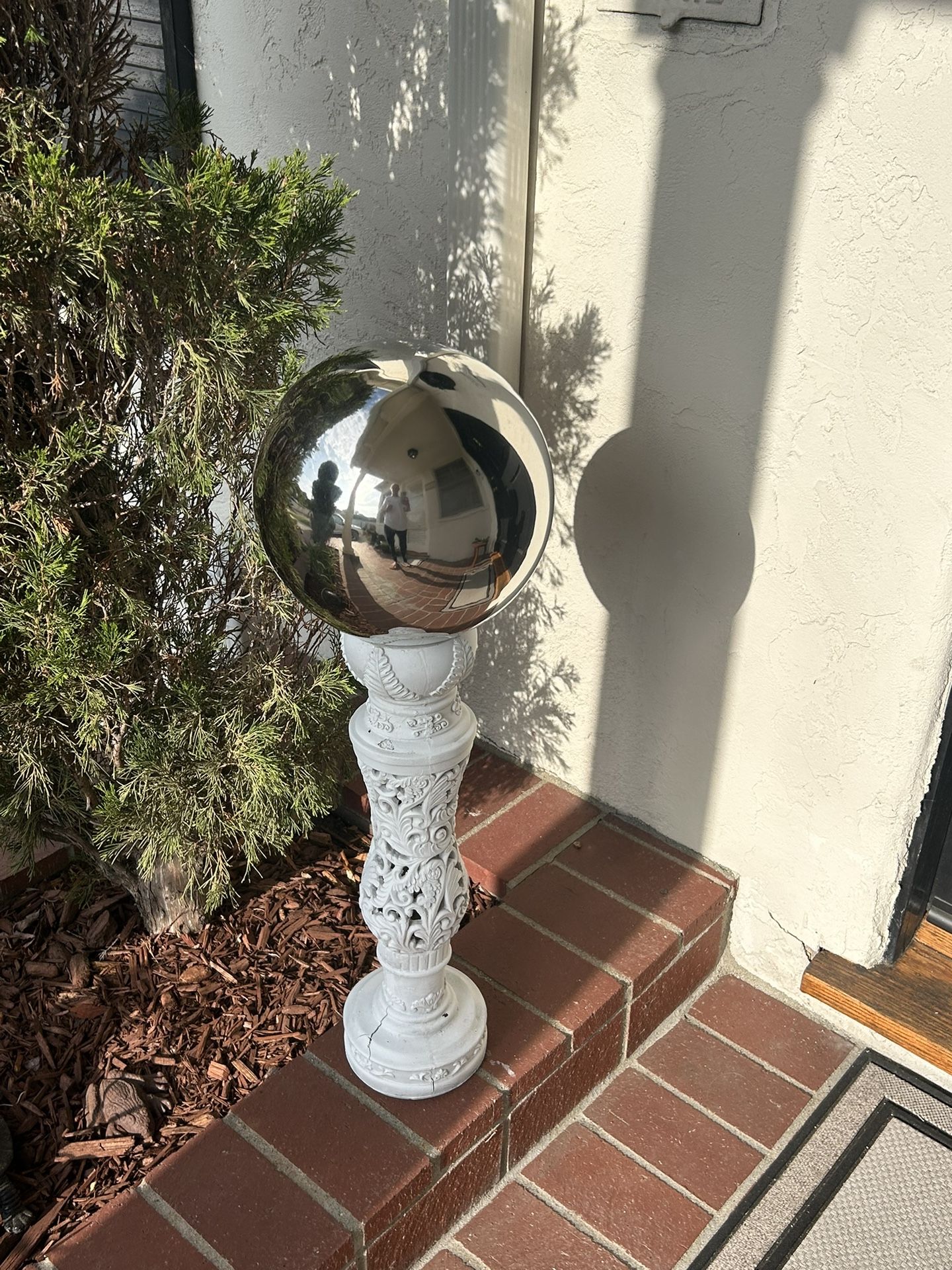 Vintage Gazing Ball Orb Sphere On Resin Stand Garden Home Decor Ornament 30x10”