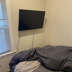 35” TV + Wall Mount