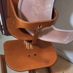 ANTIQUE SVAN ADJUSTABLE WOODEN HIGHCHAIR