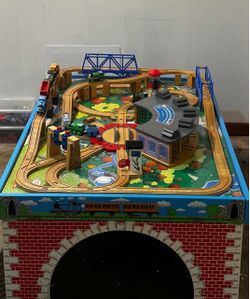 Thomas the Tank Engine Table