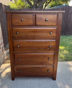 Solid Wood Broyhill 6 Drawer Chest of Drawers