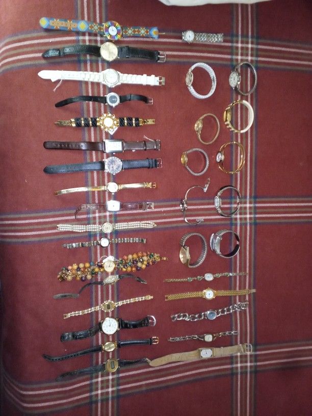 32 Vintage Highly Collectible Quartz Women Watches