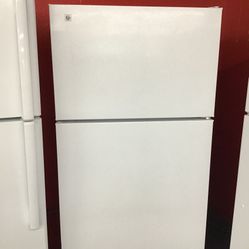 GE 16 Cu Ft Top And Bottom Fridge. 1 year Warranty 