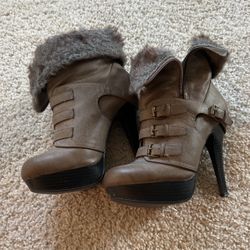 G By Guess Ladies Boots Sz 7