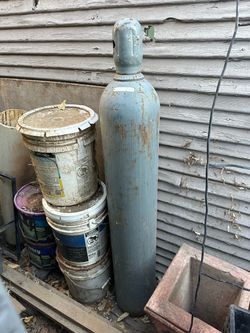 Carbon dioxide steel tank