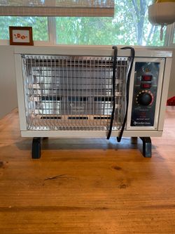 Vintage electric space heater in great condition