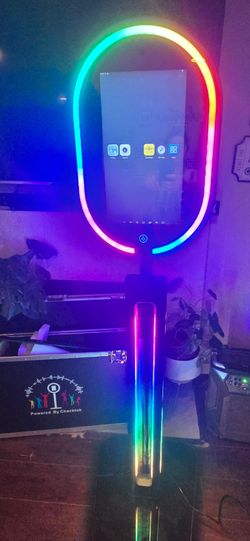Magic mirror photobooth