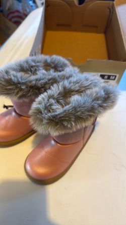 BNIB pink kids boots w fur 8