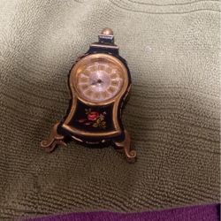 ANTIQUE CLOCK