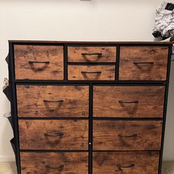 Dresser with 10 drawers