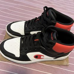 New men’s shoe Champion