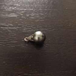 Natural Black Pearl Pendant 