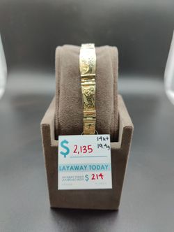 Elephant gold pendant: 1995 n nellis Blvd