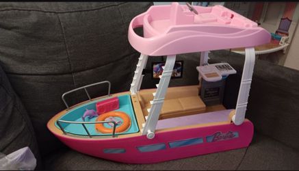 Barbie boat
