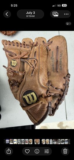 Wilson, A 800 Small Men’s Baseball Glove Very Good Condition