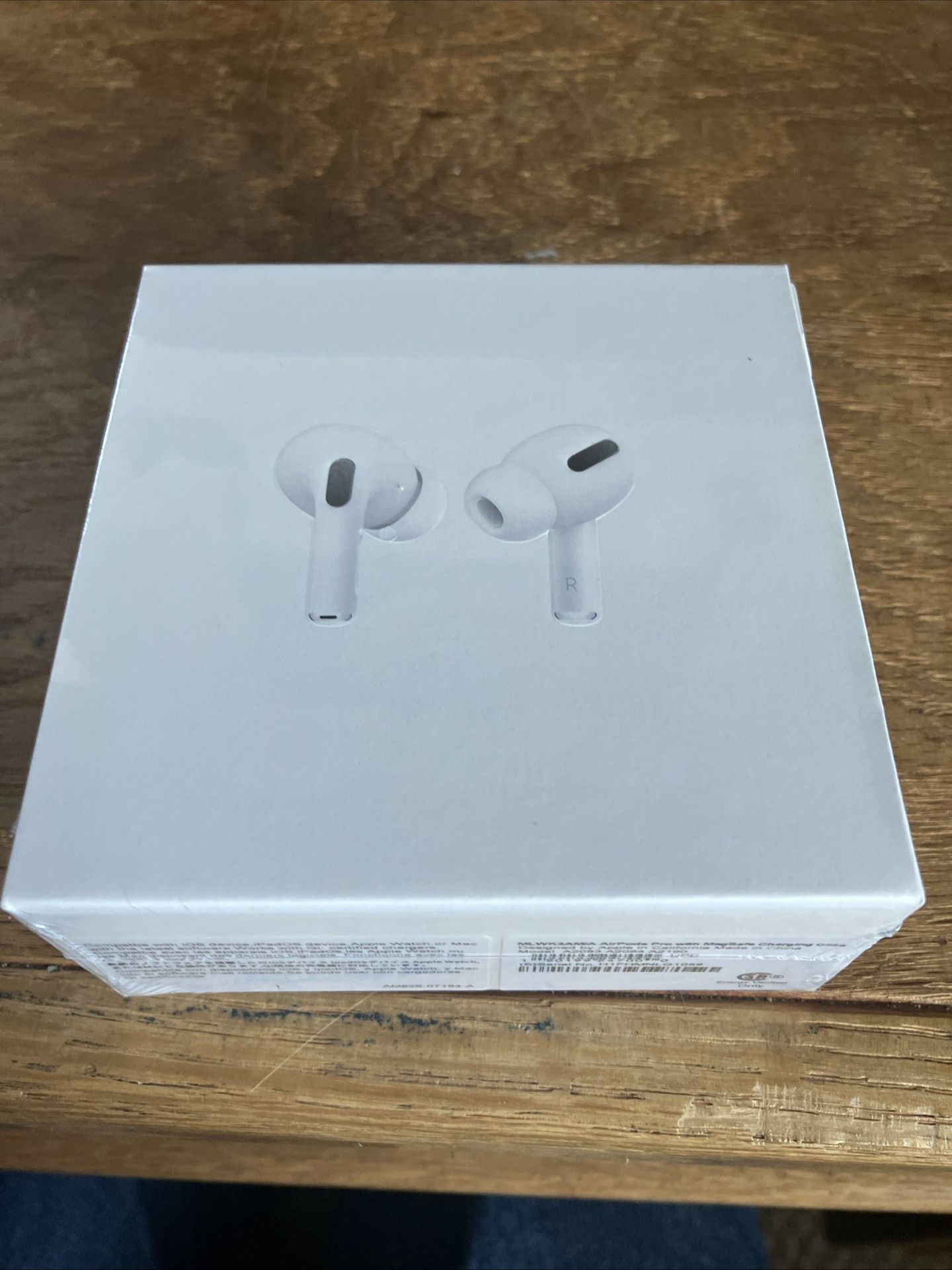Apple Airpods Pro 2 gen New in box lighting usb