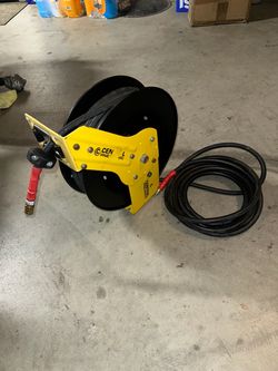 Central Pneumatic Retractable Air Hose Reel