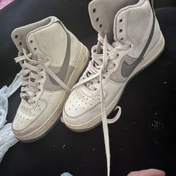 Nike Airforec 1 High Tops Size 7 White And Gray