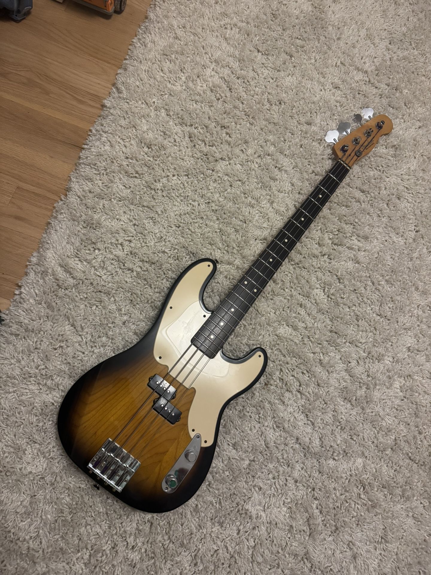 2004 Mike Dirnt Artist series Precision Bass