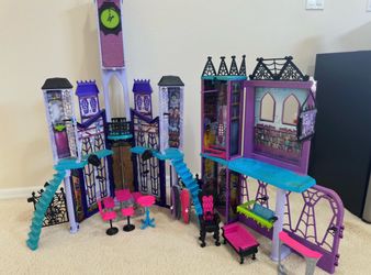 Monster high deluxe high school