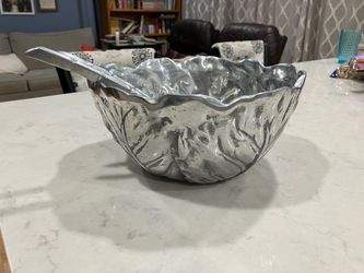 Gorgeous metal salad / serving bowl