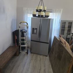 2024 Samsung Fridge XL With Four Types Of Ice.