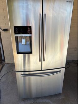 Fridges For sale are Plugged In free Deliver
