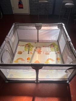 Baby play pen