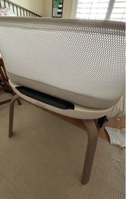 Graco SmartSense Soothing Bassinet – Barely Used Like New