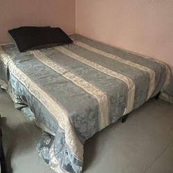 King Size Bed/Bedframe