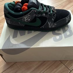 Nike SB Dunk Low There Skateboards 