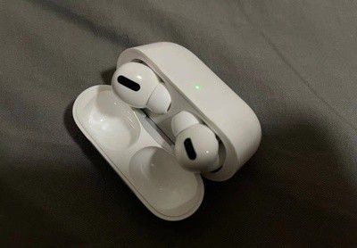 Apple earphones 3 are all new
