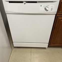 GE Electric Dishwasher 