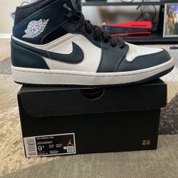 AJ 1 Mid men’s Sneakers