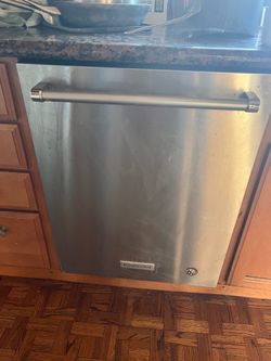 Free Fridge, Dishwasher and Stove