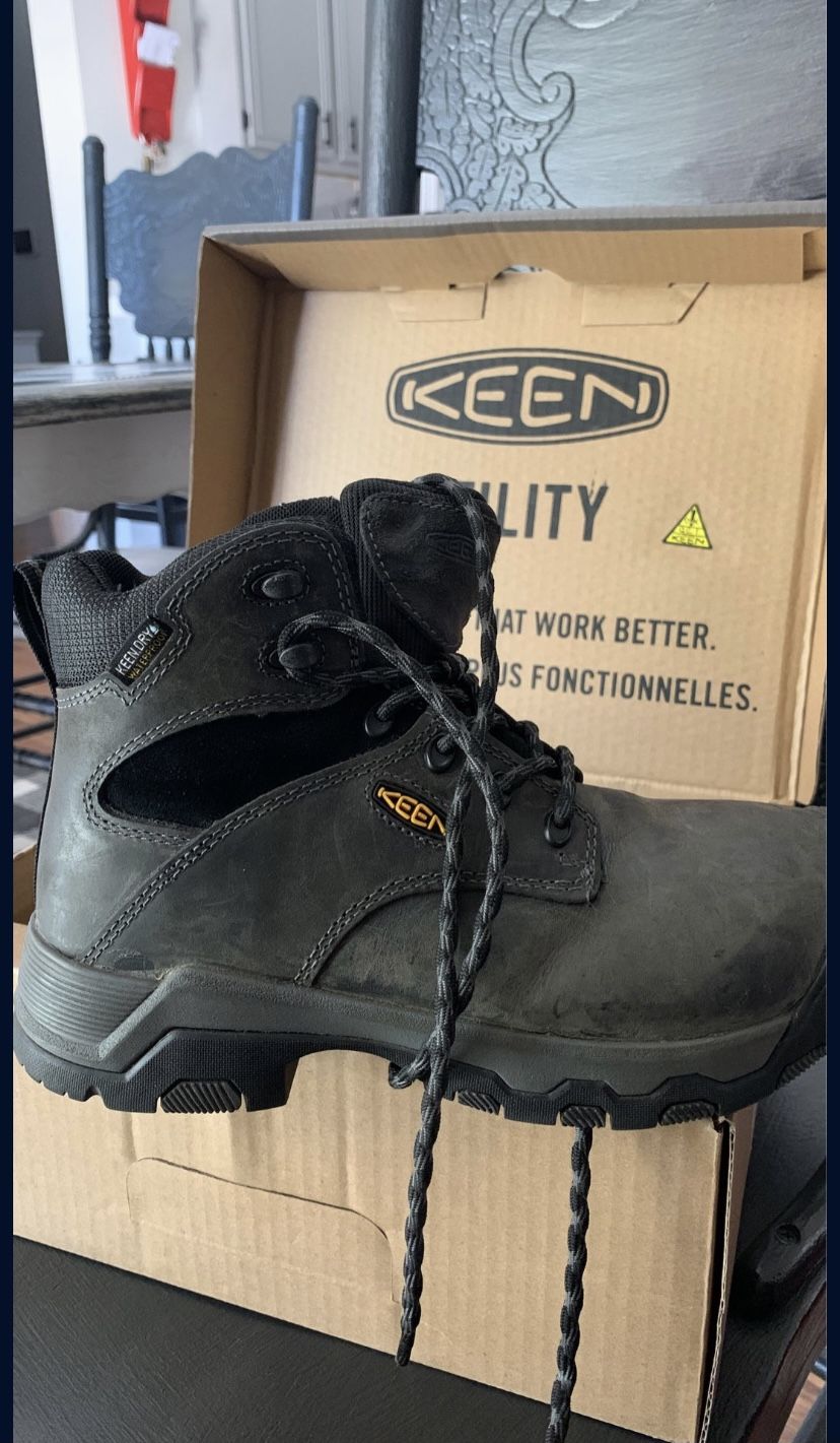 Keen utility work or snow boots
